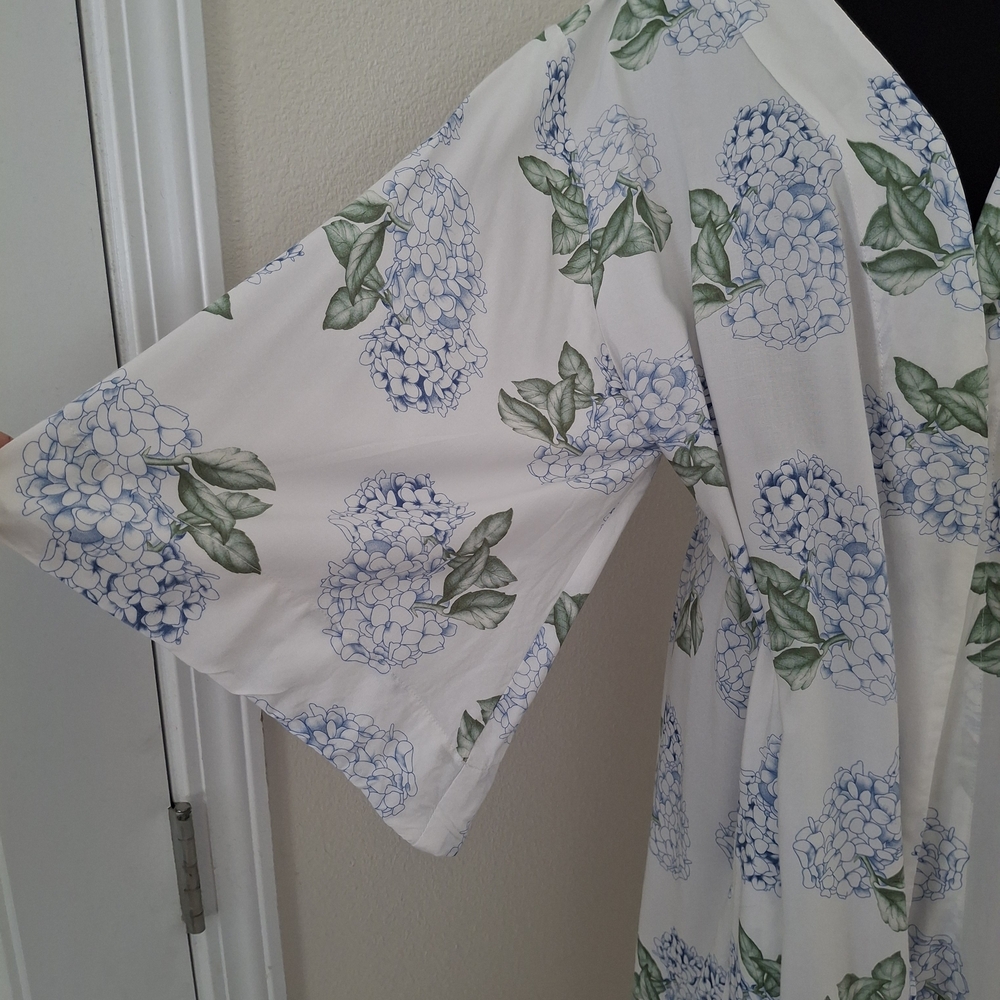 Floral Print Women's Robe - White and Blue - Picture 2 of 6